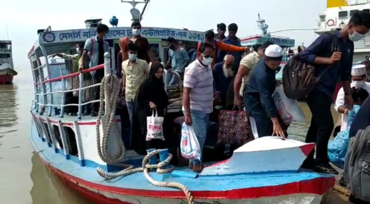 শিমুলিয়ায় লঞ্চ চলাচল শুরু, যাত্রী কমেছে ফেরিতে