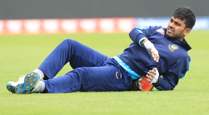 হোটেল রুমে বন্দি থেকে মনে হচ্ছিলো জেলখানায় আছি