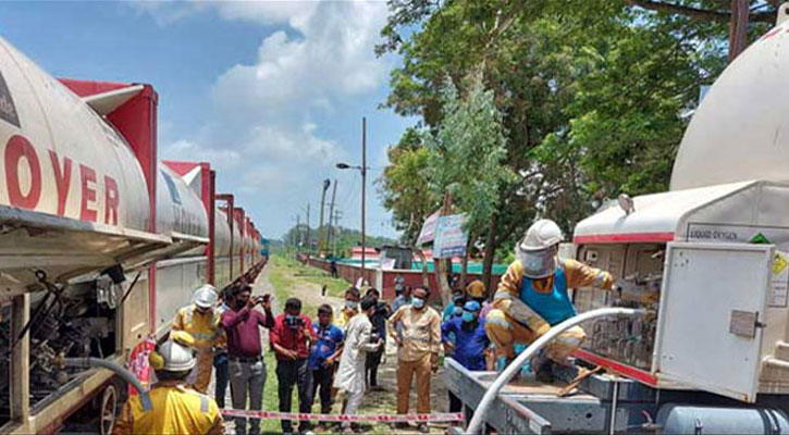 ভারত থেকে আসা ২০০ টন অক্সিজেন খালাস