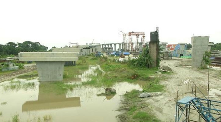 রেল মন্ত্রণালয়ের নকশায় ত্রুটি পদ্মাসেতুর কাজে বাধা