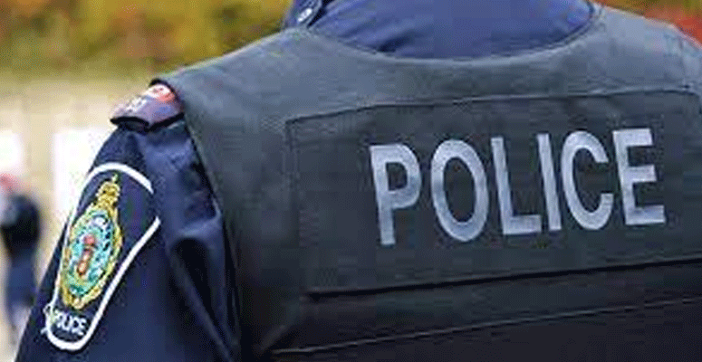 শ্বশুরের মাথা ফাটিয়ে দিলেন পুলিশ সদস্য