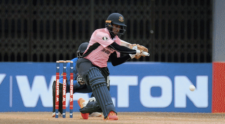 ডিপিএলে দেশের ইতিহাসে রেকর্ড পারিশ্রমিকে খেলছেন সাকিব