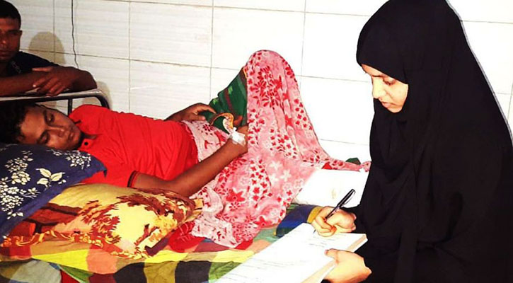 প্রেমিকের পা ভাঙায় ক্লিনিকে হলো বিয়ে, কেবিনে বাসর