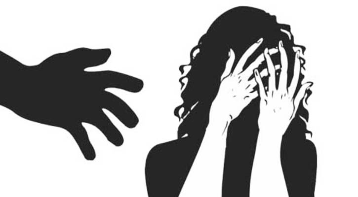 মেয়ের ধর্ষককে আদালতের সামনে গুলি করে হত্যা করলেন বাবা