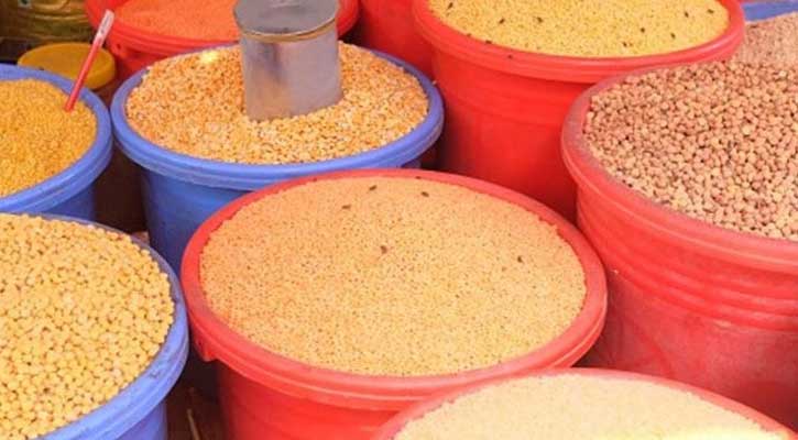 সিন্ডিকেটের কবলে ডাল-ছোলা!