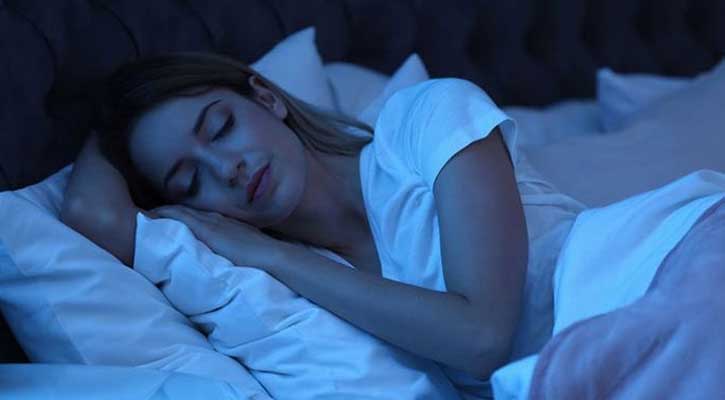 আলো জ্বালিয়ে ঘুমালে যেসব ক্ষতি