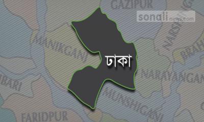 ক্রিকেট স্ট্যাম্প দিয়ে শিক্ষককে পেটালো ছাত্র