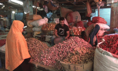 হিলিতে কমেছে পেঁয়াজের দাম