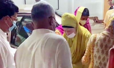 খালেদা জিয়ার হার্টে ব্লক, পরানো হলো রিং