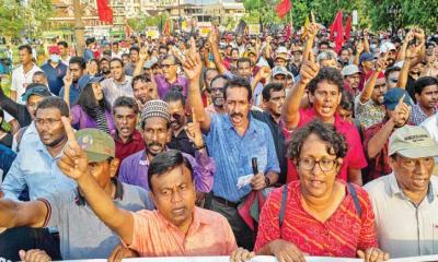 শ্রীলঙ্কায় সরকার পতন বিক্ষোভে পুলিশের গুলি, নিহত ১