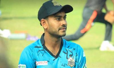 ৪ বছর পর টি-টোয়েন্টি দলে মেহেদী মিরাজ 