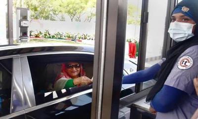 পদ্মা সেতুতে কত টাকা টোল দিলেন প্রধানমন্ত্রী