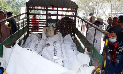 সাত সকালেই ট্রাকের ধাক্কা, প্রাণ গেল ৪ জনের