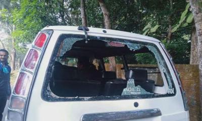 চট্টগ্রামে দফায় দফায় সংঘর্ষ, ৮ গাড়ি ভাঙচুর