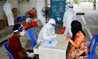 বাংলাদেশ কি করোনার আরেকটি ঢেউয়ের মুখে?