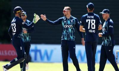 বাংলাদেশের শীর্ষস্থান কেড়ে নিলো ইংলিশরা