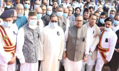 সর্বোচ্চ আদালতে রায় বাংলায় লেখা শুরু হয়েছে