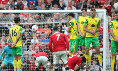 রোনালদোর হ্যাট্রিকের হাফ-সেঞ্চুরি, ম্যানইউর জয়