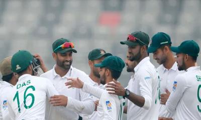 দক্ষিণ আফ্রিকায় সাদা পোশাকে রঙিন স্বপ্ন দেখছে বাংলাদেশ