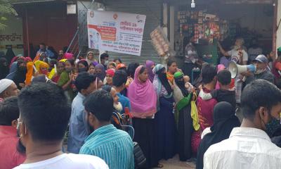 প্রথম ডোজ টিকা নিতে দীর্ঘ লাইন