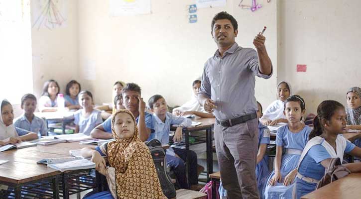 হতাশ প্রাথমিকের শিক্ষকরা