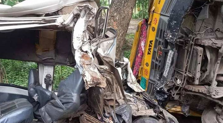 নাটোরে ট্রাক-মাইক্রোবাস সংঘর্ষ, চালকসহ নিহত ২