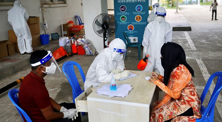 বাংলাদেশ কি করোনার আরেকটি ঢেউয়ের মুখে?