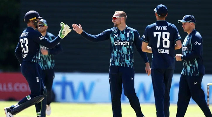 বাংলাদেশের শীর্ষস্থান কেড়ে নিলো ইংলিশরা