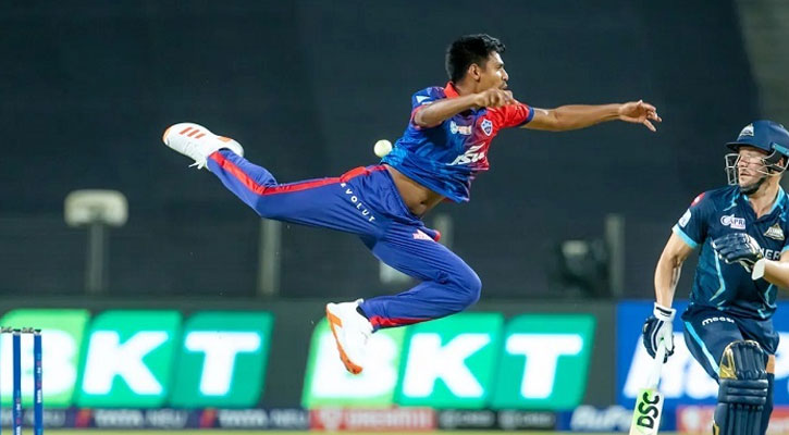 আইপিএলে প্রথম ম্যাচেই মোস্তাফিজের জাদুকরী বোলিং