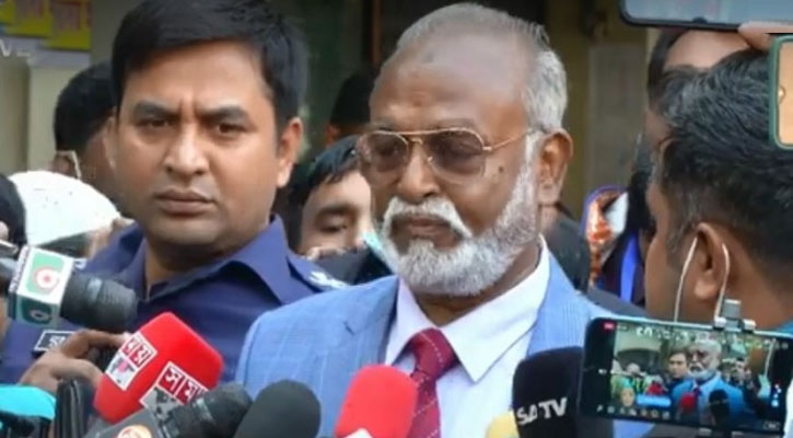 সাত সকালেই ভোট দিলেন তৈমূর