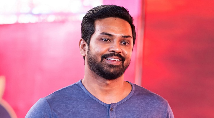 শেখ হাসিনার পদত্যাগ পত্র নিয়ে মুখ খুললেন নির্মাতা আশফাক নিপুন