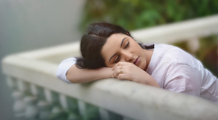 ভারতের ভিসা না পেয়ে ‘কান্না পাচ্ছে’ পরীমনির