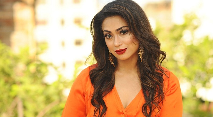 স্বামীকে দিয়ে জমি দখলের চেষ্টার অভিযোগ নায়িকা পপির বিরুদ্ধে