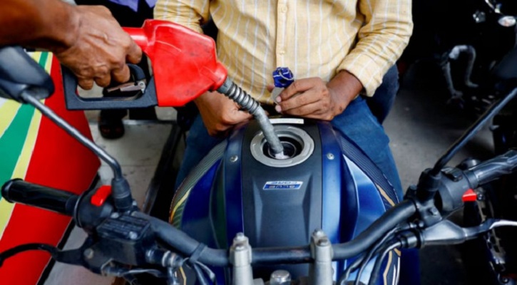 দেশের বাজারে কমলো জ্বালানি তেলের দাম, আজ থেকে কার্যকর 