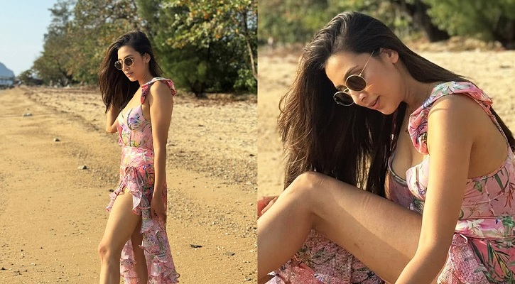 সৈকতে খোলামেলা পোশাকে উত্তাপ ছড়ালেন মিম