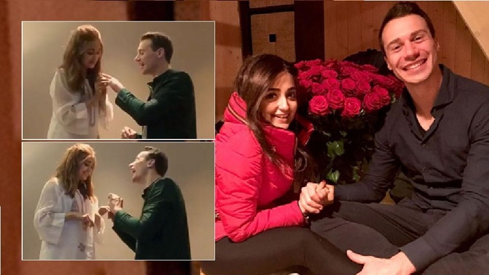 সংসার ভাঙছে মোনালি ঠাকুরের