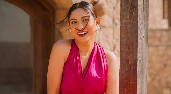 গ্রেপ্তারি পরোয়ানা নিয়ে মুখ খুলতে বাধ্য হলেন মেহজাবীন