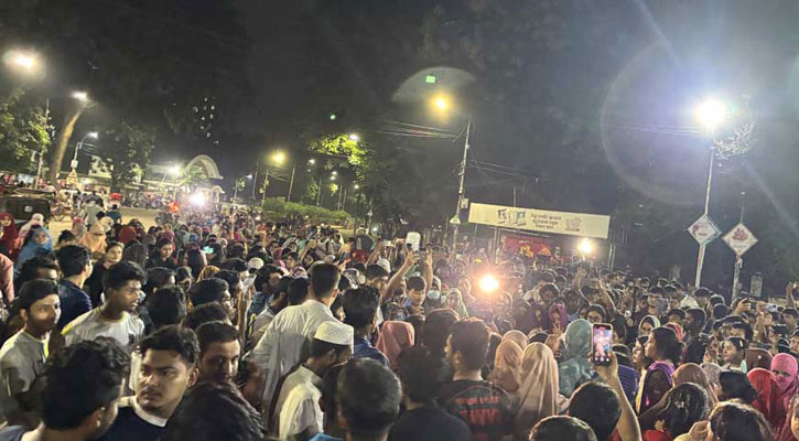 ঢাবি হলপাড়ায় রাতে ছাত্রদলের ডিজে পার্টি, শিক্ষার্থীদের প্রতিবাদ