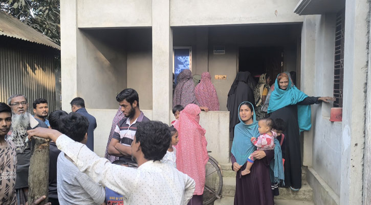 রাজবাড়ীতে দিনদুপুরে কুপিয়ে যুবক হত্যা