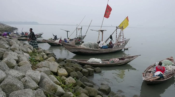 দুই মাস মাছ ধরায় নিষেধাজ্ঞা