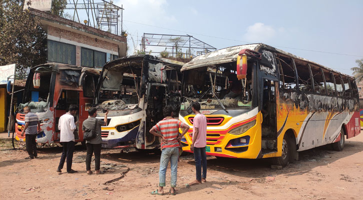 ঝিনাইদহে বাসে আগুনের প্রতিবাদে মহাসড়ক অবরোধ