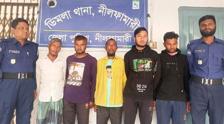 তিস্তায় অবৈধ পাথর উত্তোলনে ৫ জন গ্রেফতার