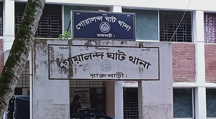 প্রেমের ফাঁদে ফেলে বন্ধুদের নিয়ে স্কুলছাত্রীকে সংঘবদ্ধ ধর্ষণের অভিযোগ
