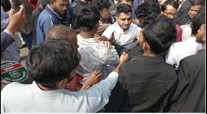 নাটোরে এনসিপির নির্বাচনী পদযাত্রায় হাতাহাতি