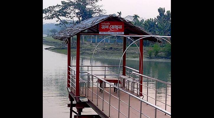 জল জোছনায় নেই আগের মতো ভ্রমণ পিপাসুদের ভিড়