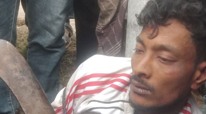 দর্শনায় ডাকাতকে গণধোলাই দিয়ে থানায় দিল এলাকাবাসী