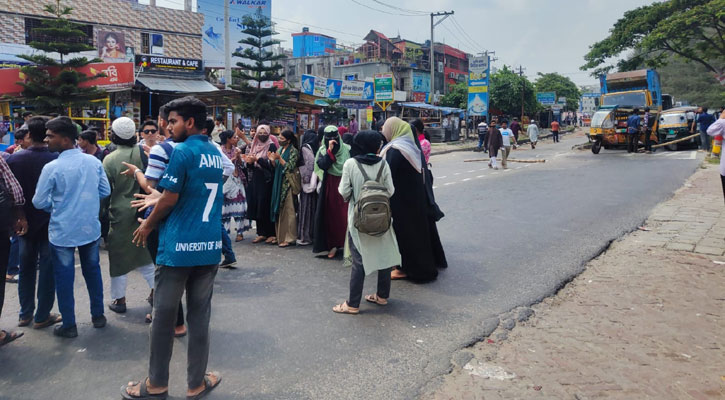 যে সমঝোতায় সড়ক ছাড়লেন বরিশাল বিশ্ববিদ্যালয়ের শিক্ষার্থীরা