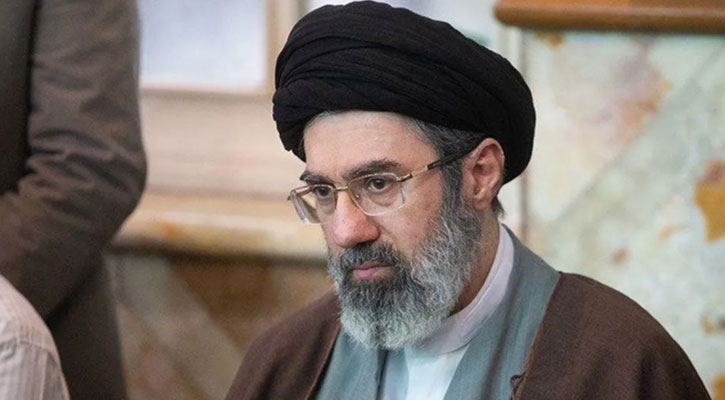 মুজতাবা খামেনির প্রথম বক্তৃতায় কঠোর প্রতিশোধের হুঁশিয়ারি