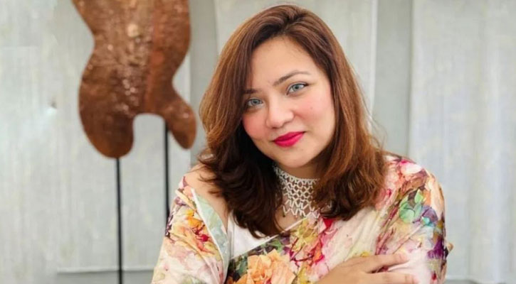 স্ক্রিনশট দিয়ে সব ফাঁস করলেন ঢাবি শিক্ষক মোনামী