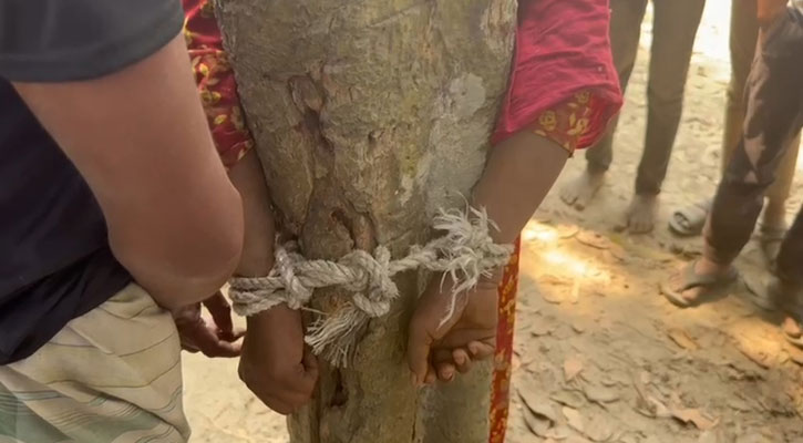 ঈশ্বরদীতে প্রেমিক-প্রেমিকাকে গাছে বেঁধে নির্যাতন